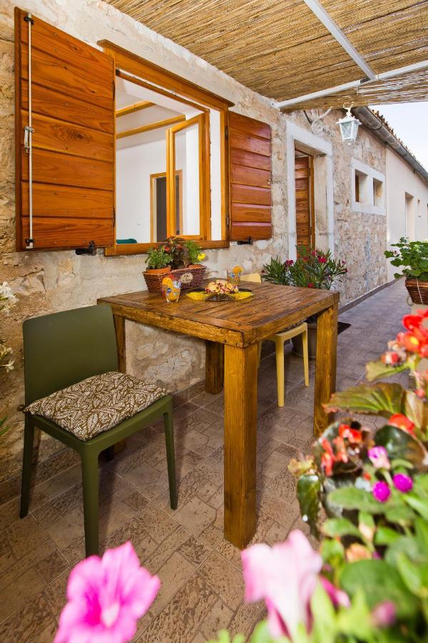 Sparrow Nest Hvar هفار المظهر الخارجي الصورة